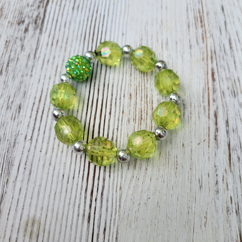 Pretty Plastic Green Beaded Stretch Bracelet